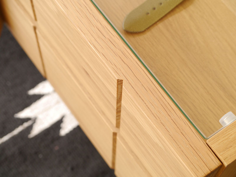 北欧風でおしゃれなコレクションテーブル|SA