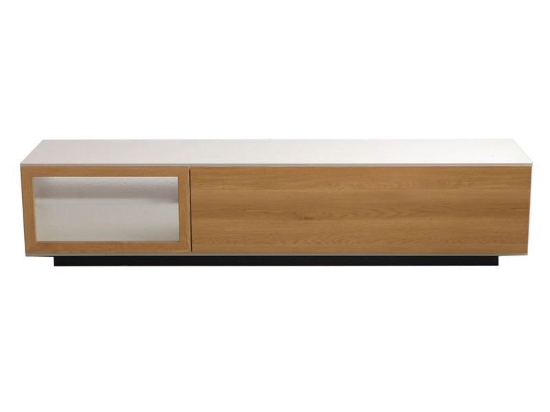 くすみグレーと優しい木素材を組合せたナチュラルなインテリアに馴染むＴVボード