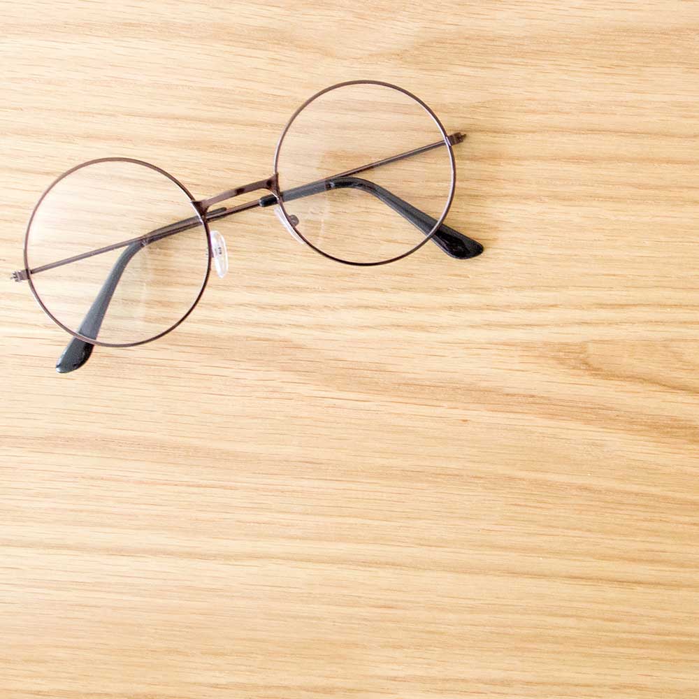 北欧ナチュラルスタイルのオーバル型センターテーブル