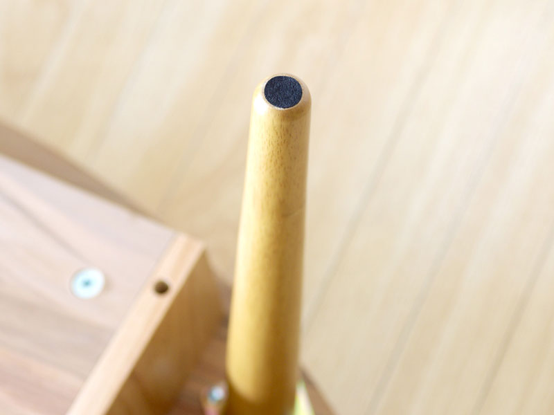 北欧ナチュラルスタイルのオーバル型センターテーブル