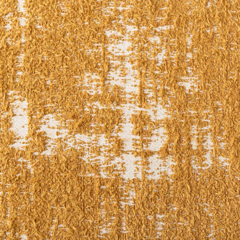 レトロモダンな布張りダイニングチェア｜丸みフォルム×スチール脚の異素材ミックス