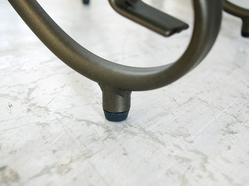 白天板のナイトテーブル｜エレガントなインテリア