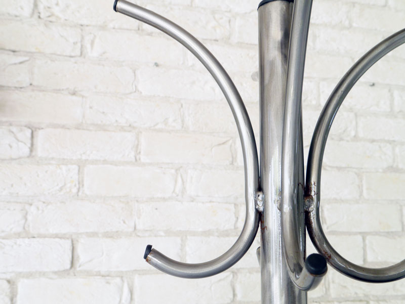 スチールと天然木の北欧風コートハンガー|1281