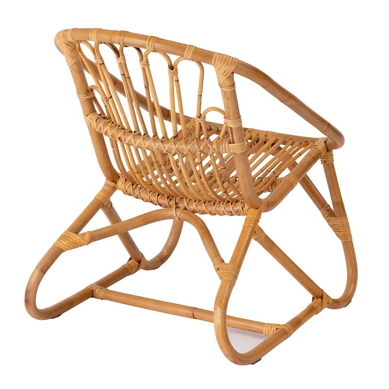 ナチュラルラタンチェア｜流れる曲線と軽やかさ｜空間に映える