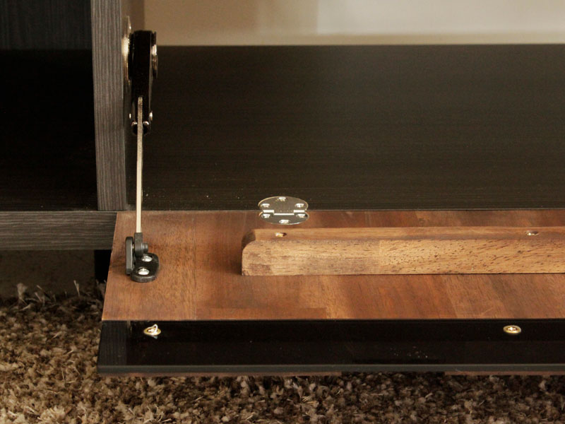 独特な木目が味わいのある雰囲気のテレビボード | シンプルモダン