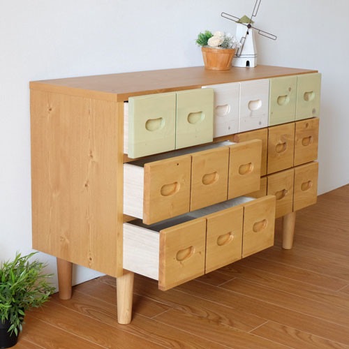 引出し沢山の子ども用収納｜キッズルーム