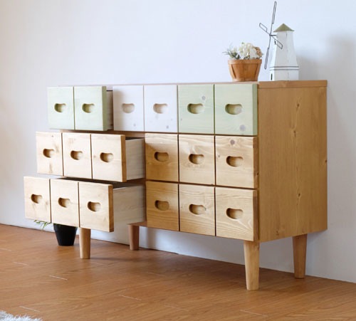 引出し沢山の子ども用収納｜キッズルーム