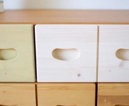 引出し沢山の子ども用収納｜キッズルーム