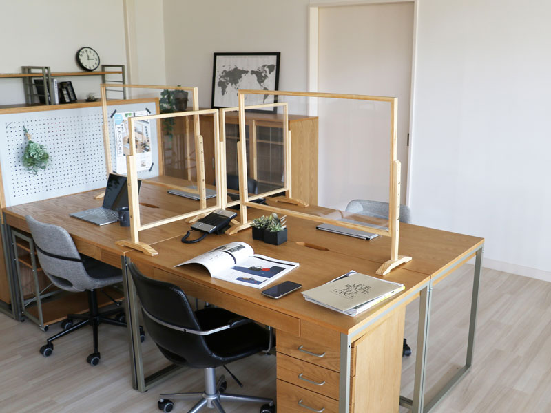 カウンターパネル｜昇降式｜デスクや受付窓口で使えます