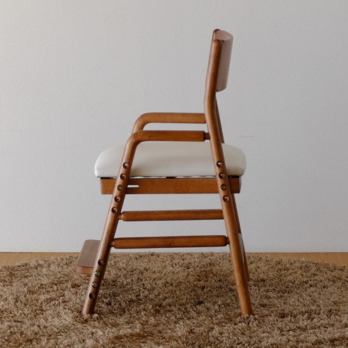 ブラウンのデスクチェア｜5段階調整可能｜子ども用