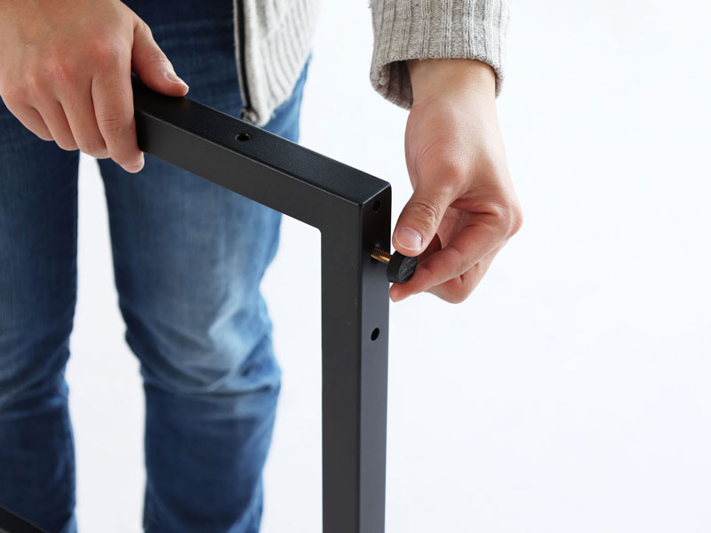 ブラックスチールのオフィス用パーテーション | インテリア・家具の