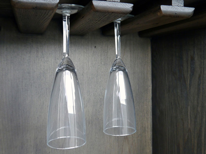 モダンな印象のモノトーンのキャビネット｜HS