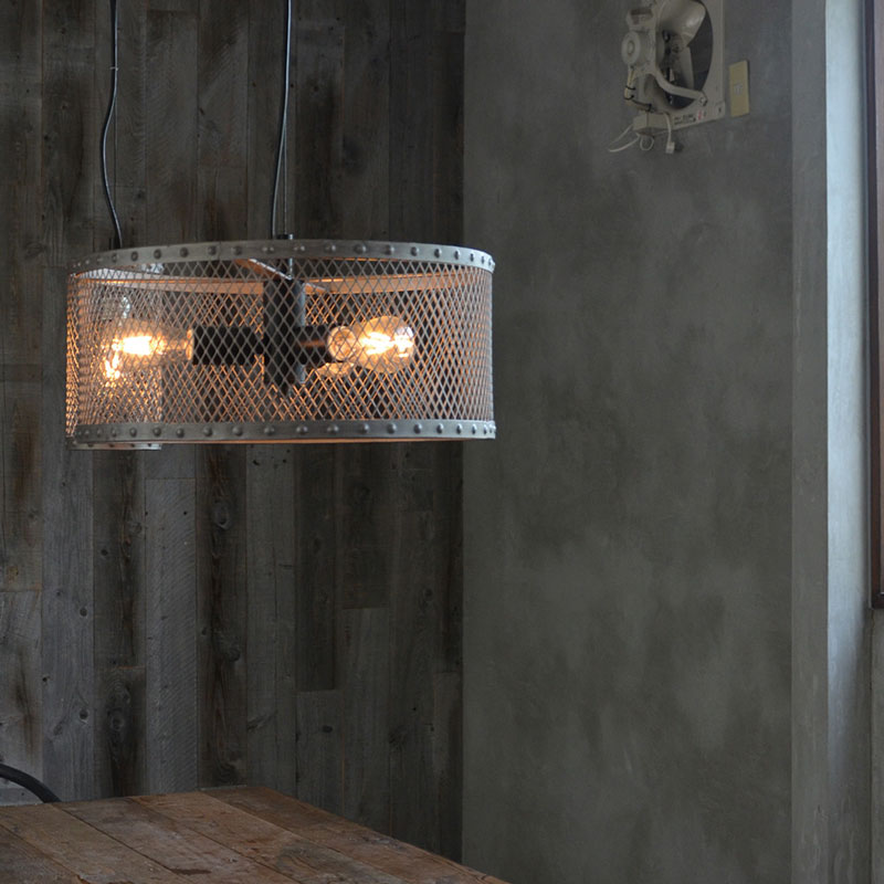インダストリアルなペンダントライト | 3灯タイプ | GAU | インテリア