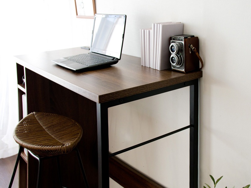 スタイリッシュなカウンターデスク｜スタンディング作業