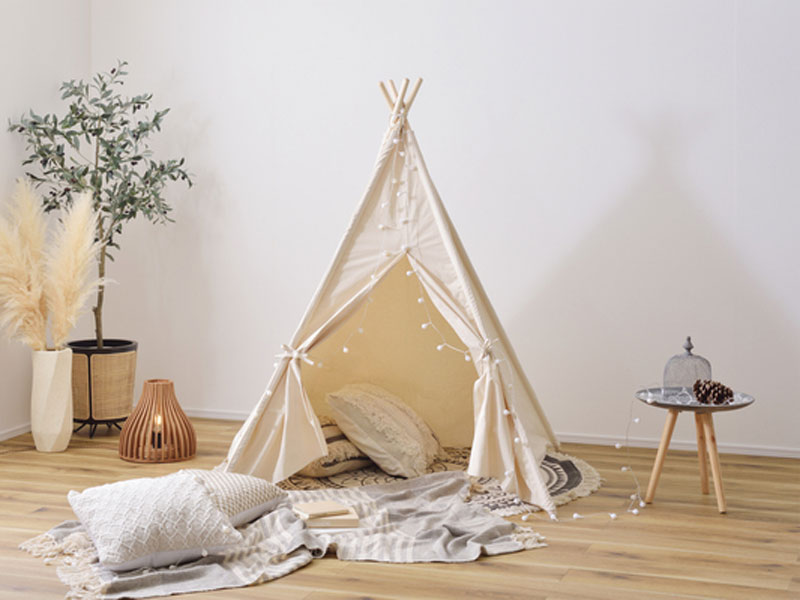白いコットン生地のティピーテント｜子供部屋インテリア
