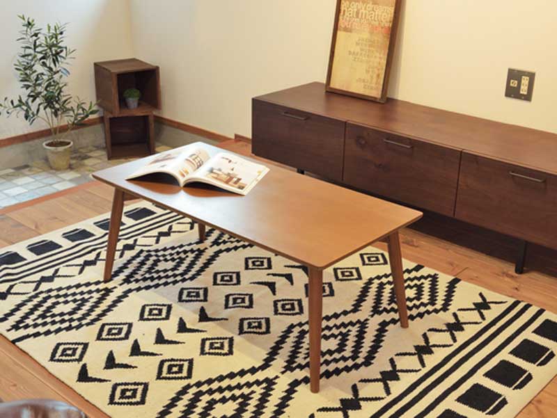 シンプルさが際立つミニマルデザインのセンターテーブル | ナチュラルインテリア