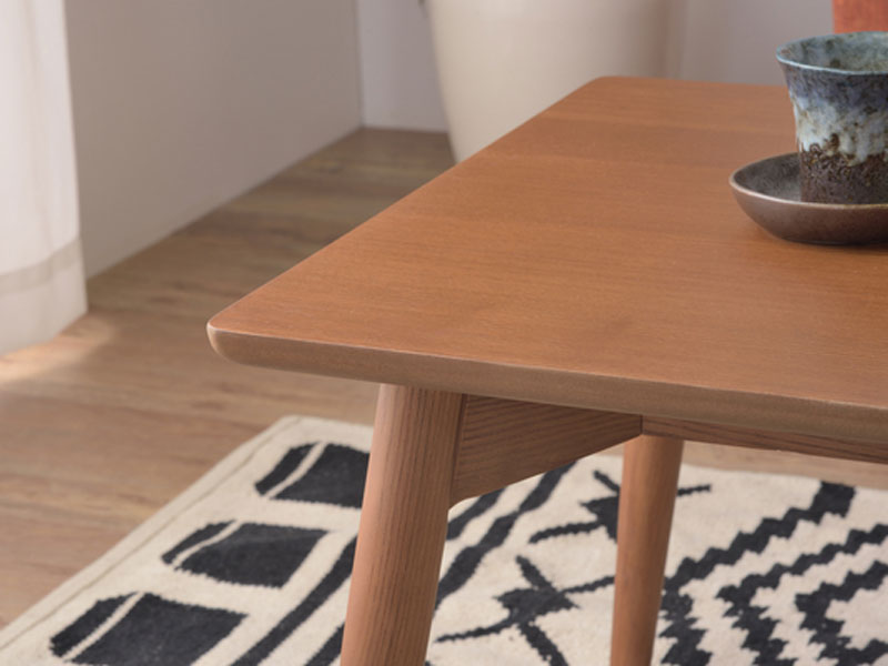 シンプルさが際立つミニマルデザインのセンターテーブル | ナチュラルインテリア