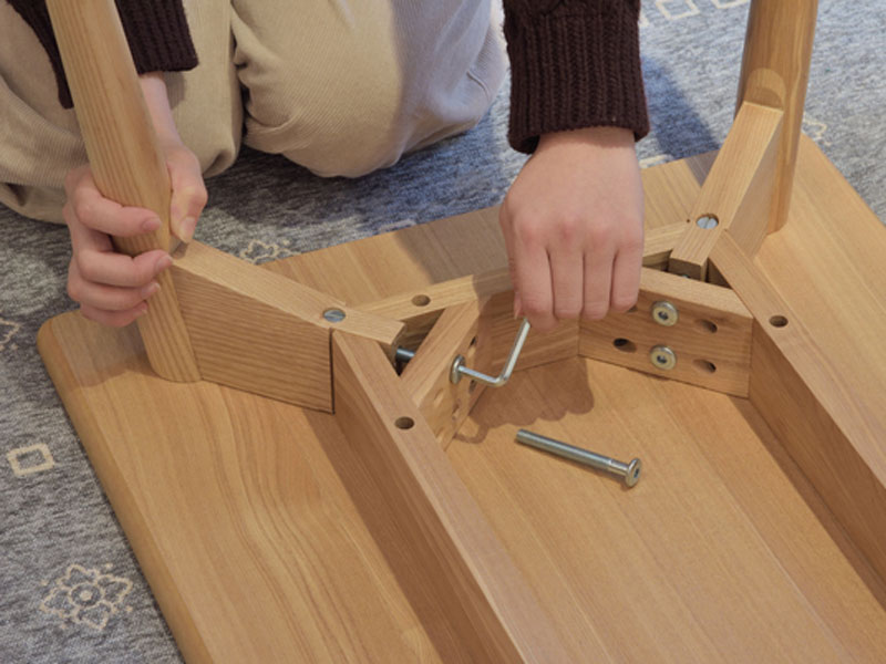 シンプルさが際立つミニマルデザインのセンターテーブル | ナチュラルインテリア