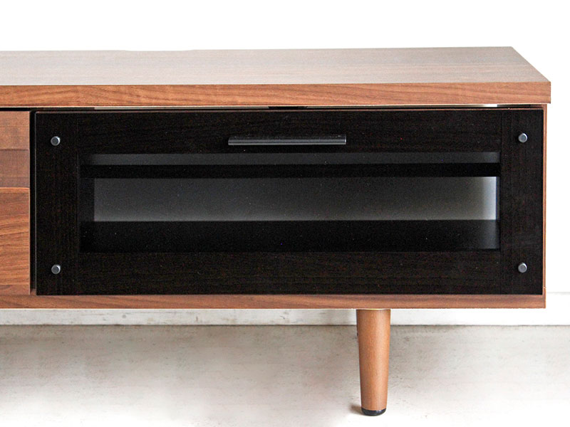 和モダンな落ち着いた雰囲気のテレビボード | 幅150cm