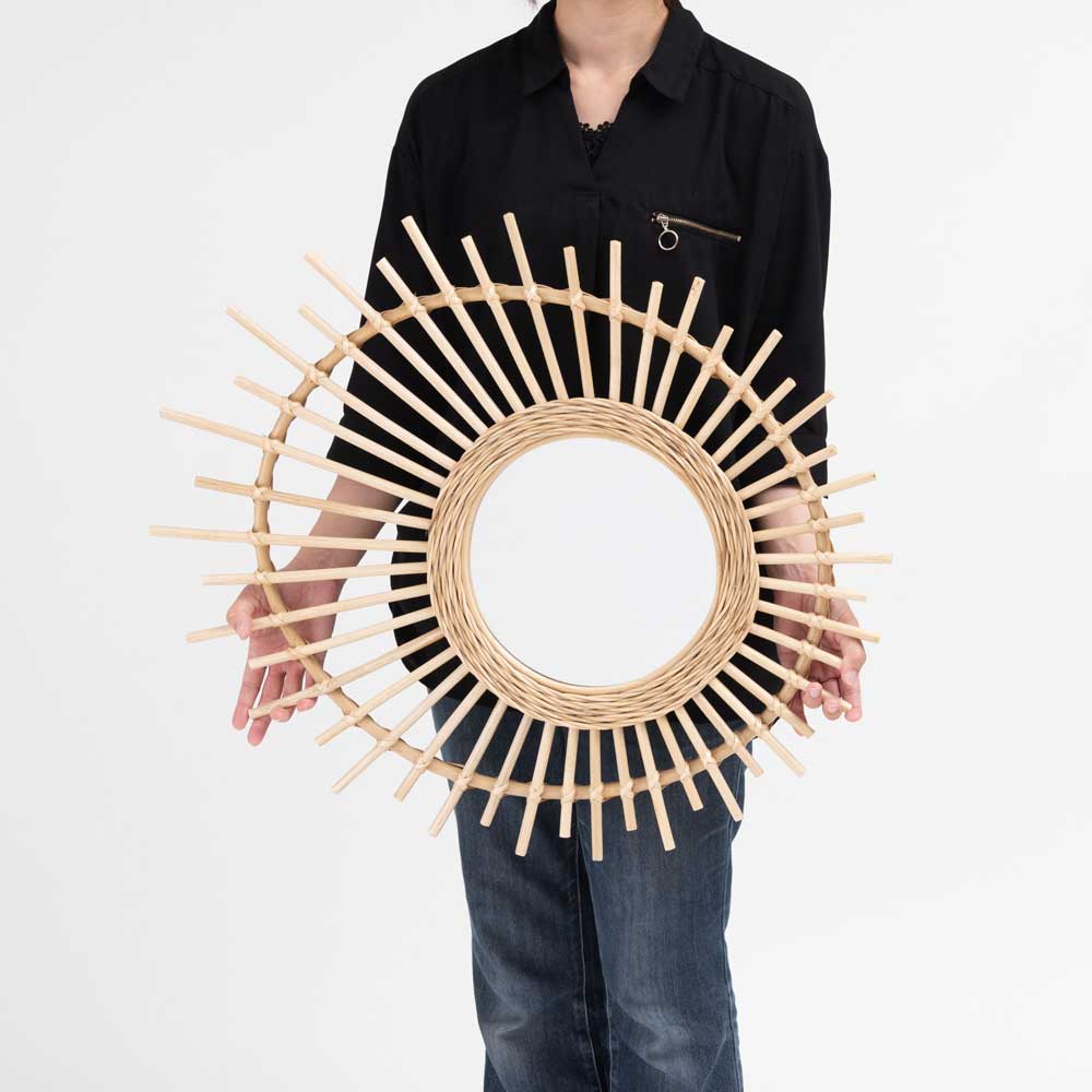 天然ラタンの丸型ミラー｜太陽モチーフの壁掛け鏡 | インテリア・家具