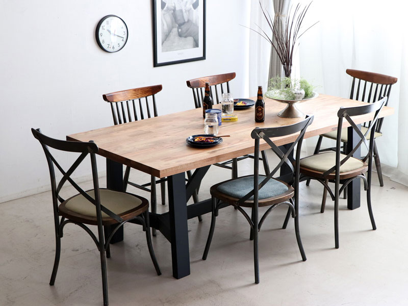 黒脚がかっこいい幅広ダイニングテーブル｜ナチュラルモダン