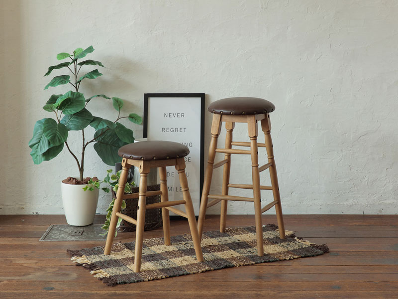 どこか懐かしさを感じるソフトヴィンテージスツール