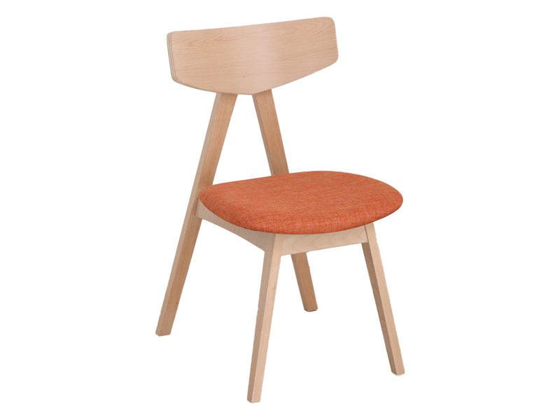 カラフルな座面と明るいビーチ材を使用した北欧風ダイニングチェア