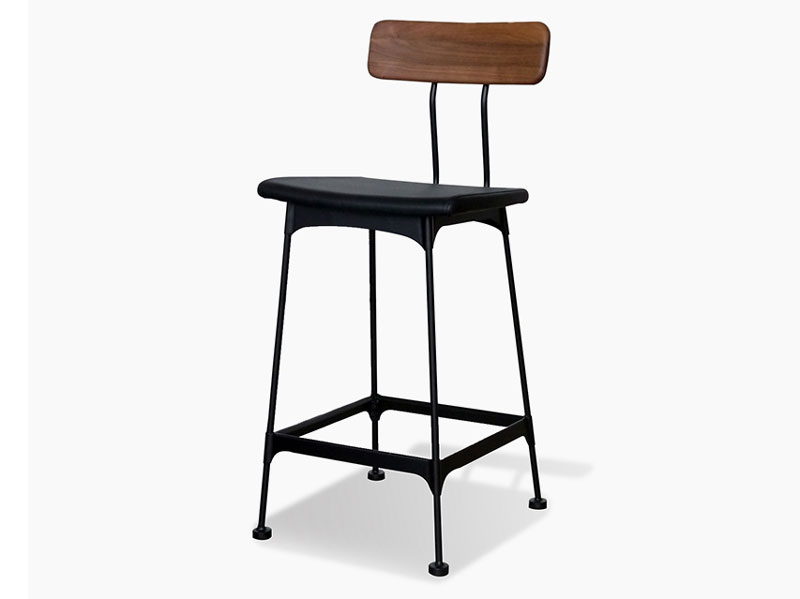 木目調の背もたれとブラックカラーの座面のコントラストが目を惹くハイチェア｜HL