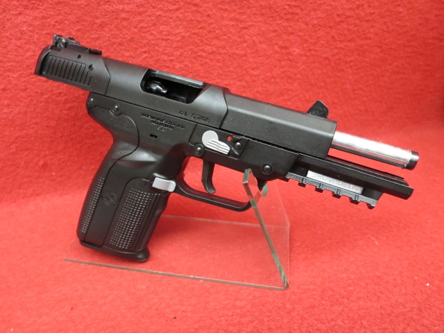 店内全品5％OFFクーポン】マルシン・FN Five-seveN 6mmBB CO2ブロー
