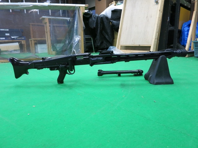 東京マルイ電動ガン S &T mg42 モデルガン バイポッド付き 中古 MG42