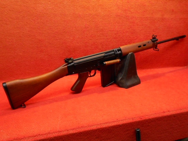 Ｌ1A1 アサルトライフルの エアガン いまコレ特価】ARES: 電動ガン本体 AR-024-P 電動ガン L1A1 SLR