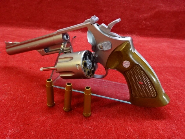 クラウン・10歳以上用エアーリボルバー M629 6/8インチ | 10歳