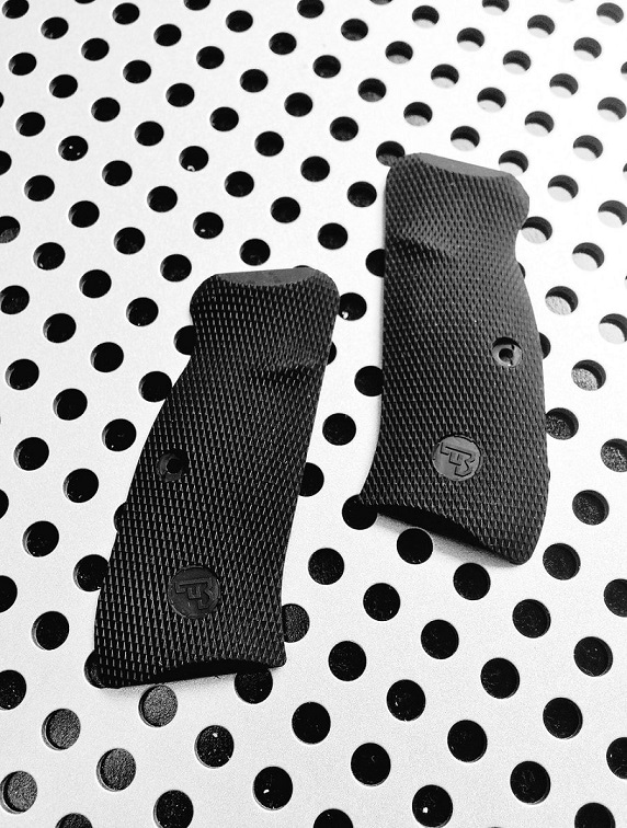 Carbon8 SHADOW2/CZ75共用 ラバーグリップパネル CZロゴ付き