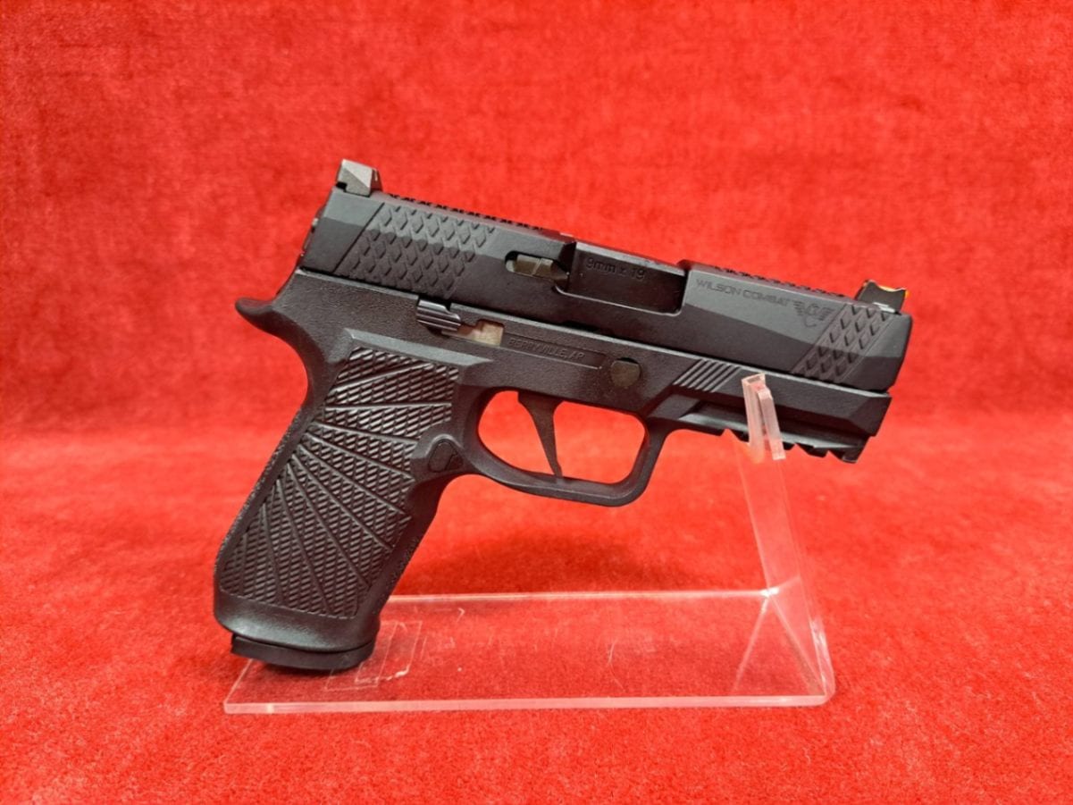 シグP320キャリーウィルソンコンバットフル刻印　国内安全基準品　ロングマグ付き シグP320キャリーウィルソンコンバットフル刻印国内安全基準品