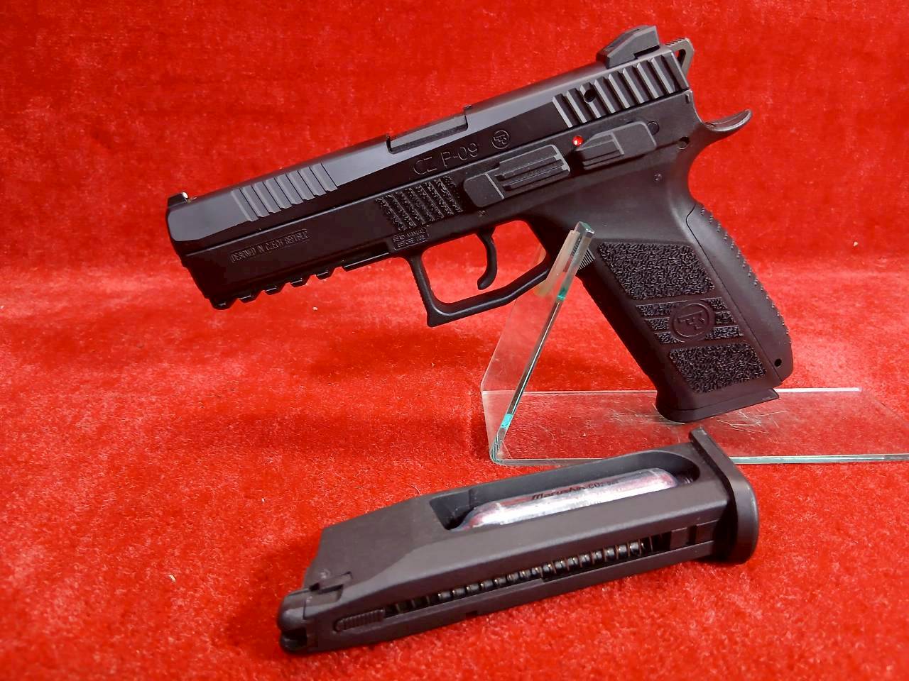 中古CO2ガスガン　カーボネイト　CZ P09 ブラック　ホルスター　ボンベ3本 中古CO2ガスガンカーボネイトCZ P09 ブラックホルスターボンベ3本