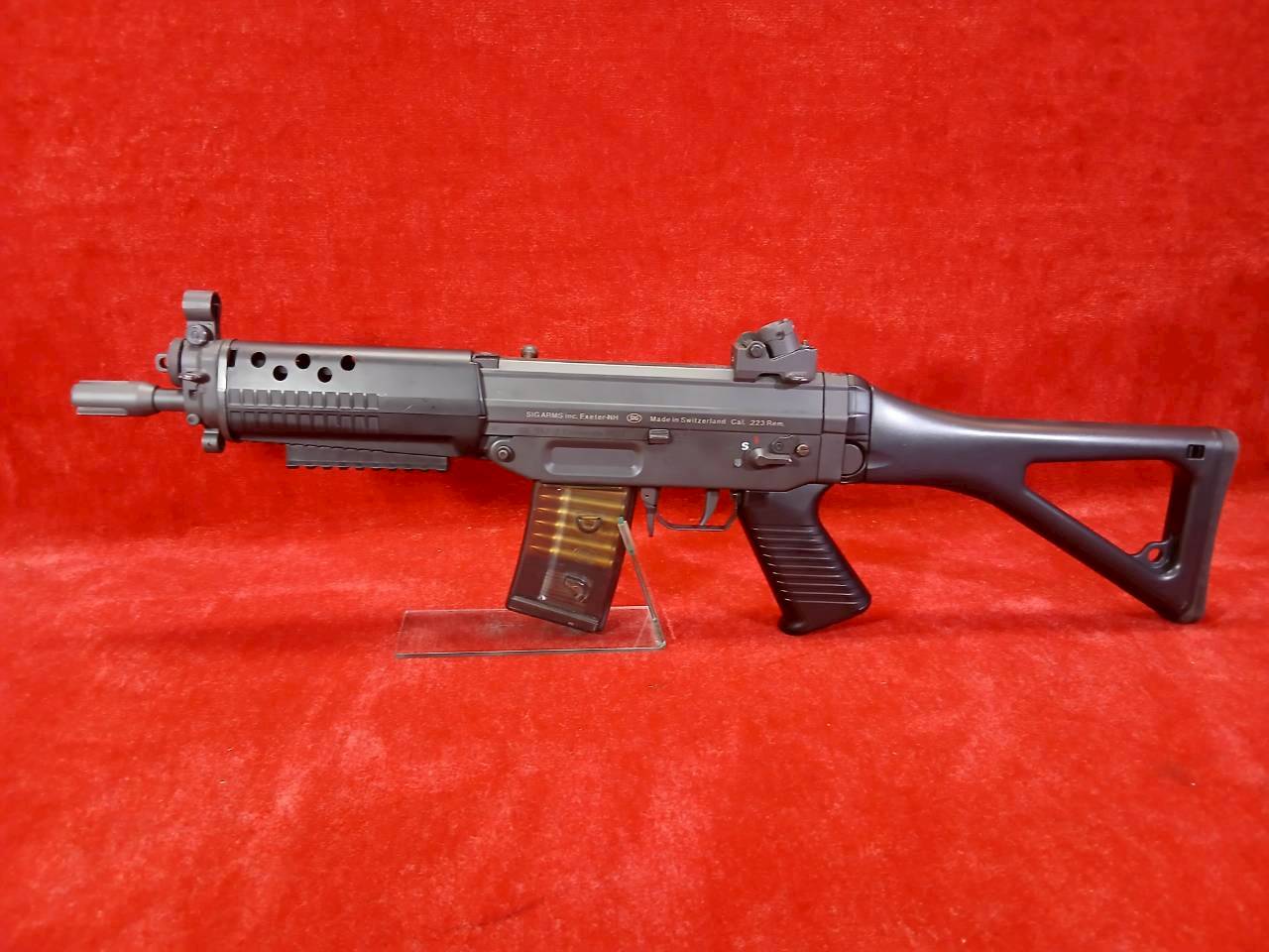 【週末限定価格】東京マルイ シグ552 シールズ 未使用に近い品 週末限定価格】東京マルイ シグ552 シールズ 未使用に近い品