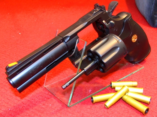 クラウンモデル・コルト パイソン .357マグナム 4インチ ホップアップ