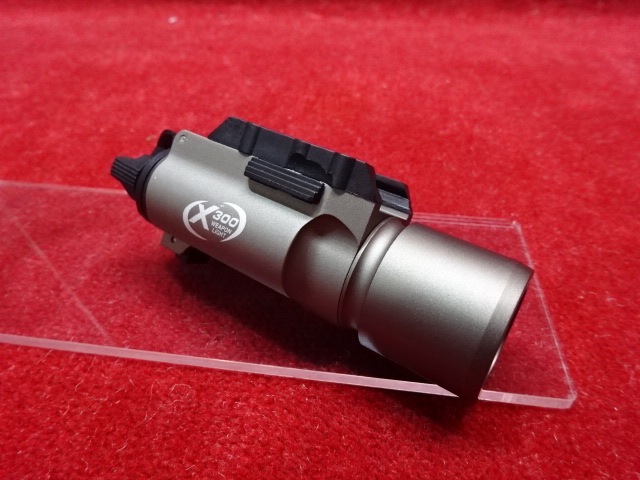 ��Ź������5��OFF�����ݥ��SUREFIRE X300������LED�����ݥ�饤�� BK/DE(260)