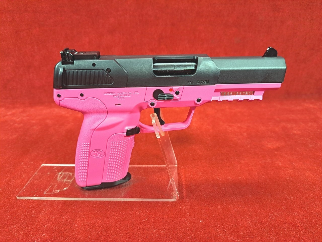 �ޥ륷�� FN Five-seveN 6mmBB CO2�֥����Хå� ��﫥ԥ��ȥ� VER.2 SHOCK PINK
