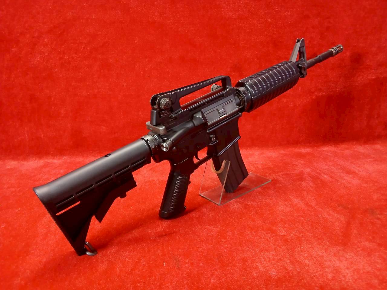 次世代電動ガン M4A1カービン　東京マルイニッケルバッテリー　純正バッテリー付 Amazon | 東京マルイ 次世代電動ガン M4A1カービン NEWニッケルフル