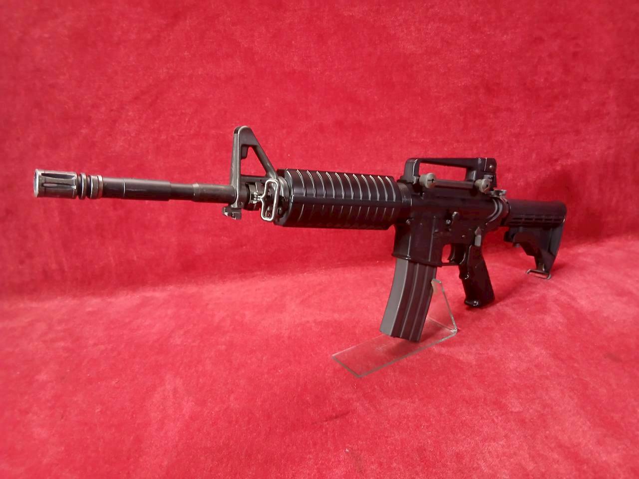 �ھ�ʪ����ʡ�����ޥ륤����������ư���� M4A1 �����ӥ�