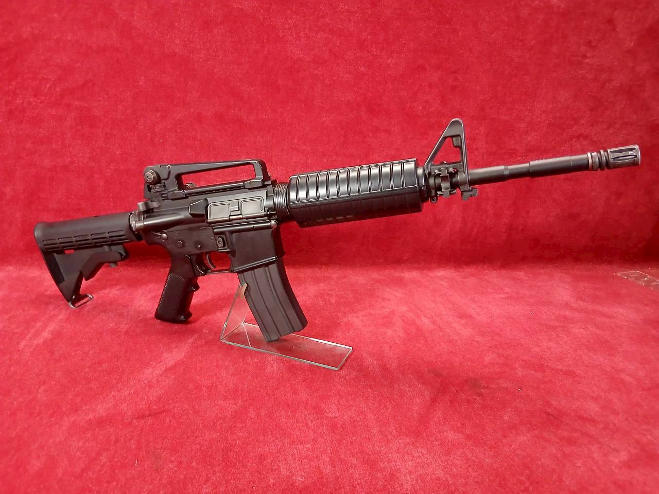 �ھ�ʪ����ʡ�����ޥ륤����������ư���� M4A1 �����ӥ�