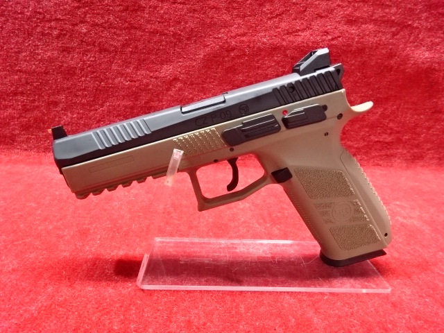 Carbon8 CO2�����֥����Хå� CZ P09 TAN���顼 ���������С���� P-09 �����ܥͥ���