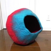 Nepal felt Cat Igloo　Blue&Red