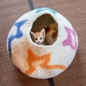 ネパールフェルトの猫ちぐら　ねこ