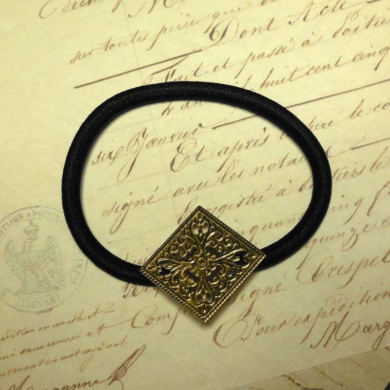 Gold Hair Tie Accessory ヘアゴム