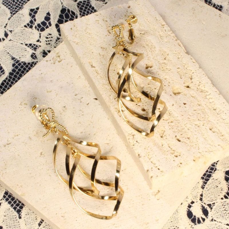 Gold Twisted Clip-on Earrings　