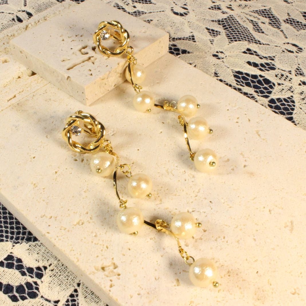 Cotton Pearl Clip-on Earrings　