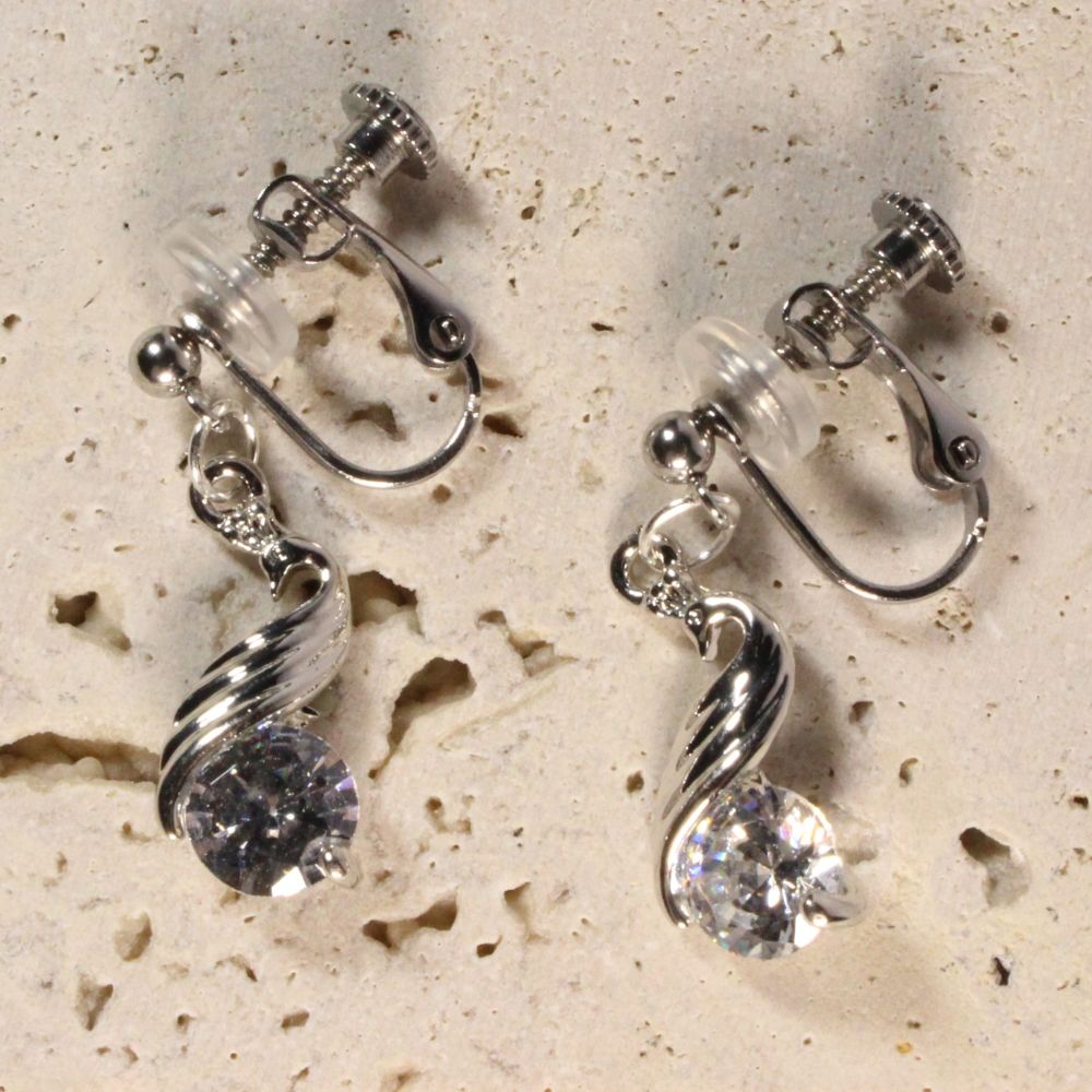 Swan Lake Clip-on Earrings　
