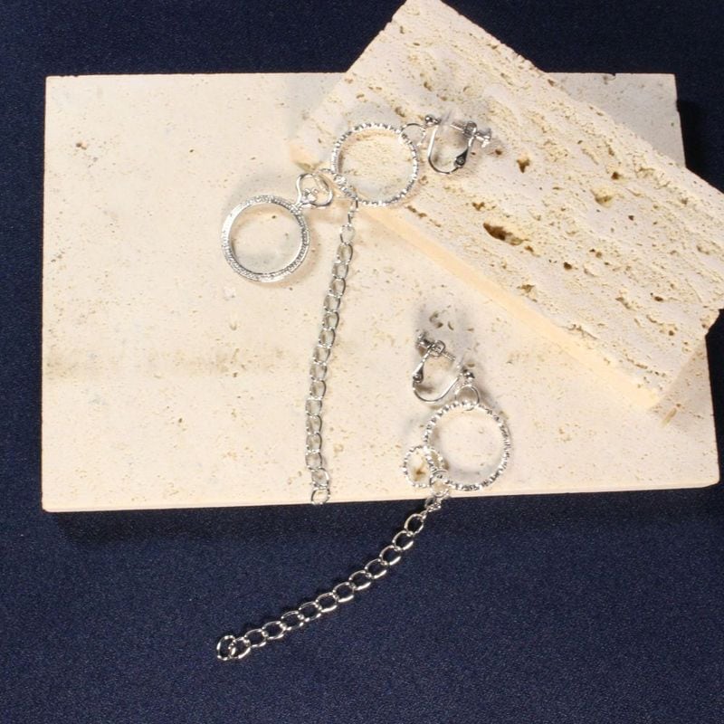 Asymmetrical Silver Chain Clip-on Earrings　